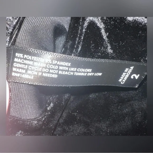 Torrid - Full Length Crushed Velvet Short Sleeve
Catsuit - Size 2 - Picture 5 of 7